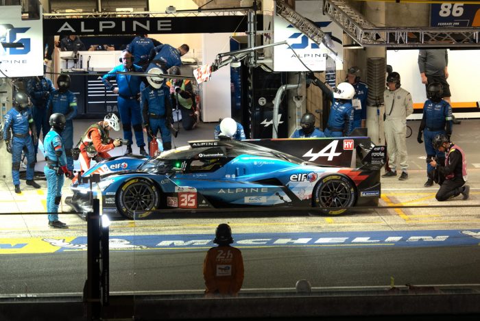 midnight-pitstop-24H-Mans Midnight Pitstop - Bâche déco 24H du Mans -Alpine-A424