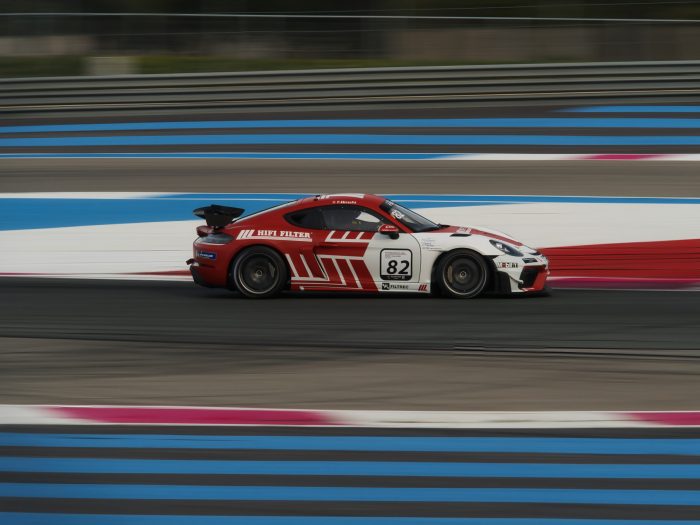 Porsche 718 Cayman GT4 RS Clubsport numéro 82 HIFI FILTER au Circuit Paul Ricard.